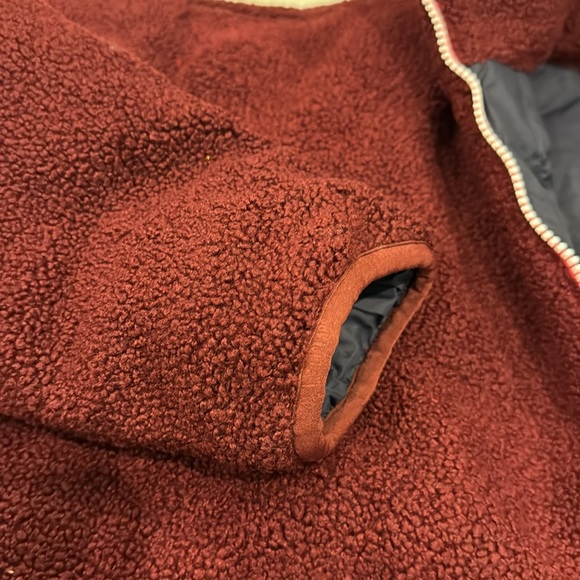 Fourlaps NWT Polar Quilted Sherpa Jacket in Burgundy/Smoke. Reversible. - Picture 5 of 12